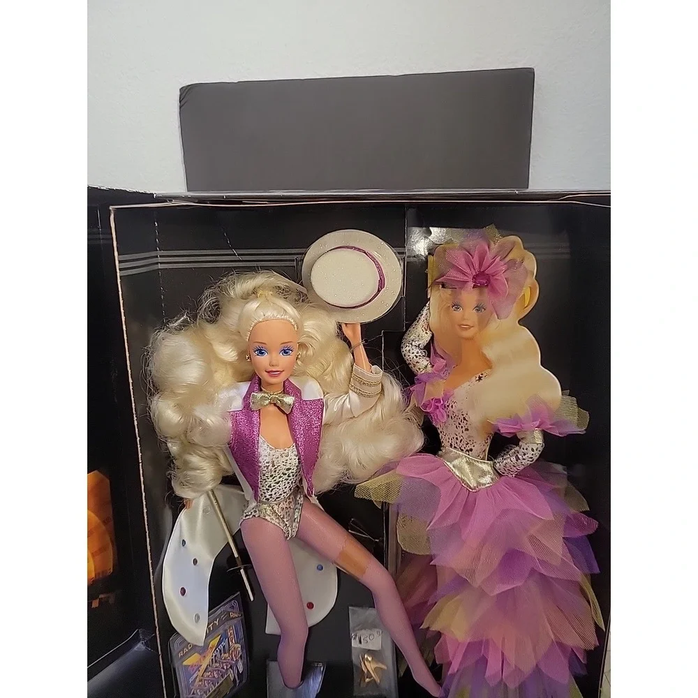 Barbie Joins the World-Famous Rockettes FAO Schwarz Exclusive Gift Set